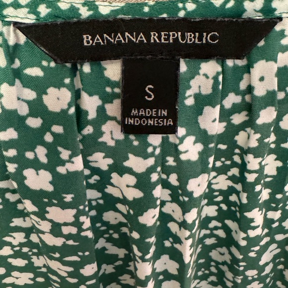 Green Ditzy Floral Tank - Picture 3 of 3